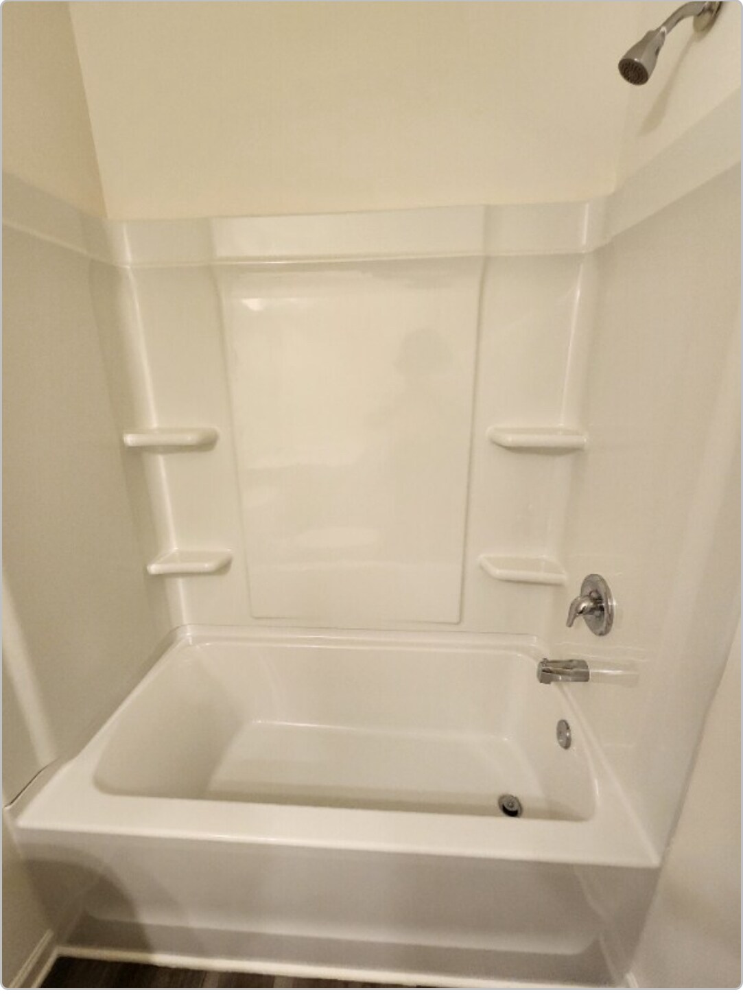 Building Photo - 581 Magnolia Cir