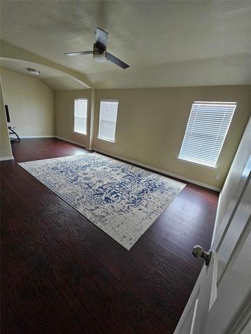 Building Photo - 520 Creekside Dr