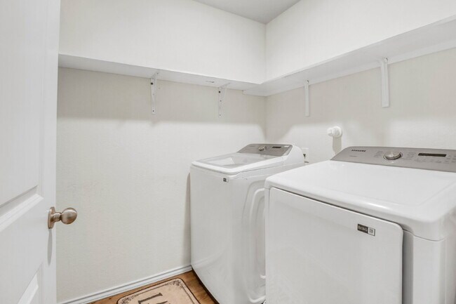 Building Photo - 15327 Shortwing