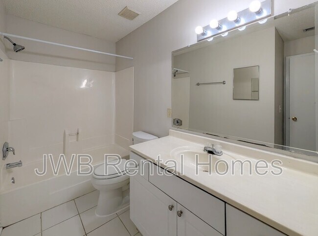 Building Photo - 10200 Belle Rive Blvd