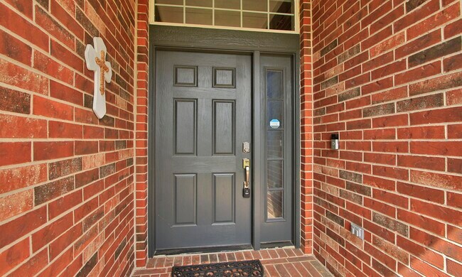 Building Photo - 2802 Parkeston Dr