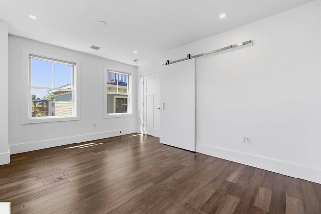 Building Photo - 10R Spring Garden St