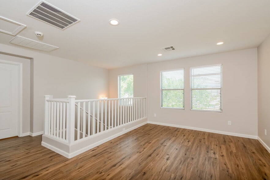 Building Photo - 17110 N 184th Dr