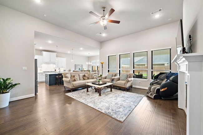 Building Photo - 27426 Haywood Ln