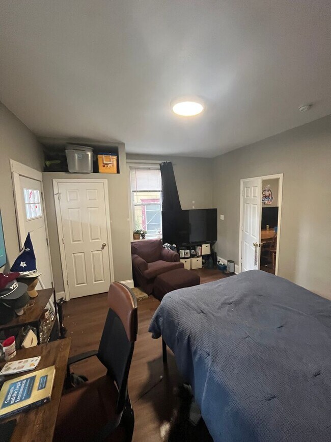 Building Photo - Five Bedroom Available for 26-27 School Year!