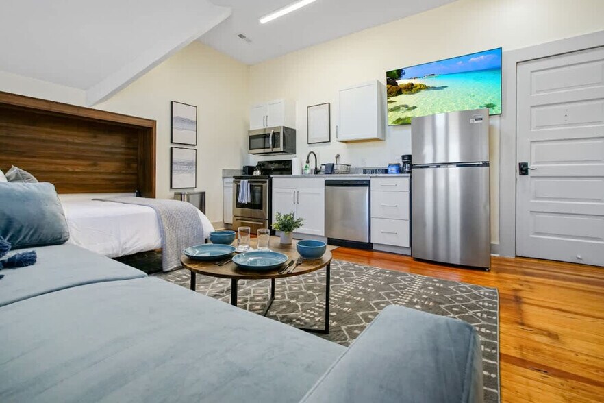 Building Photo - 1848 E 89th St