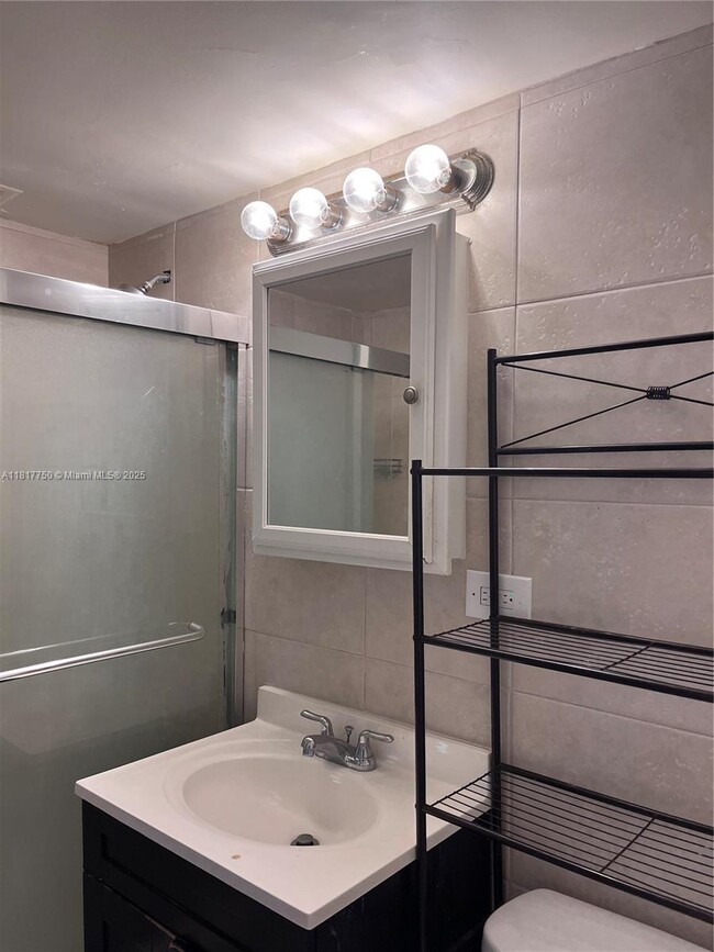 Building Photo - 7545 E Treasure Dr