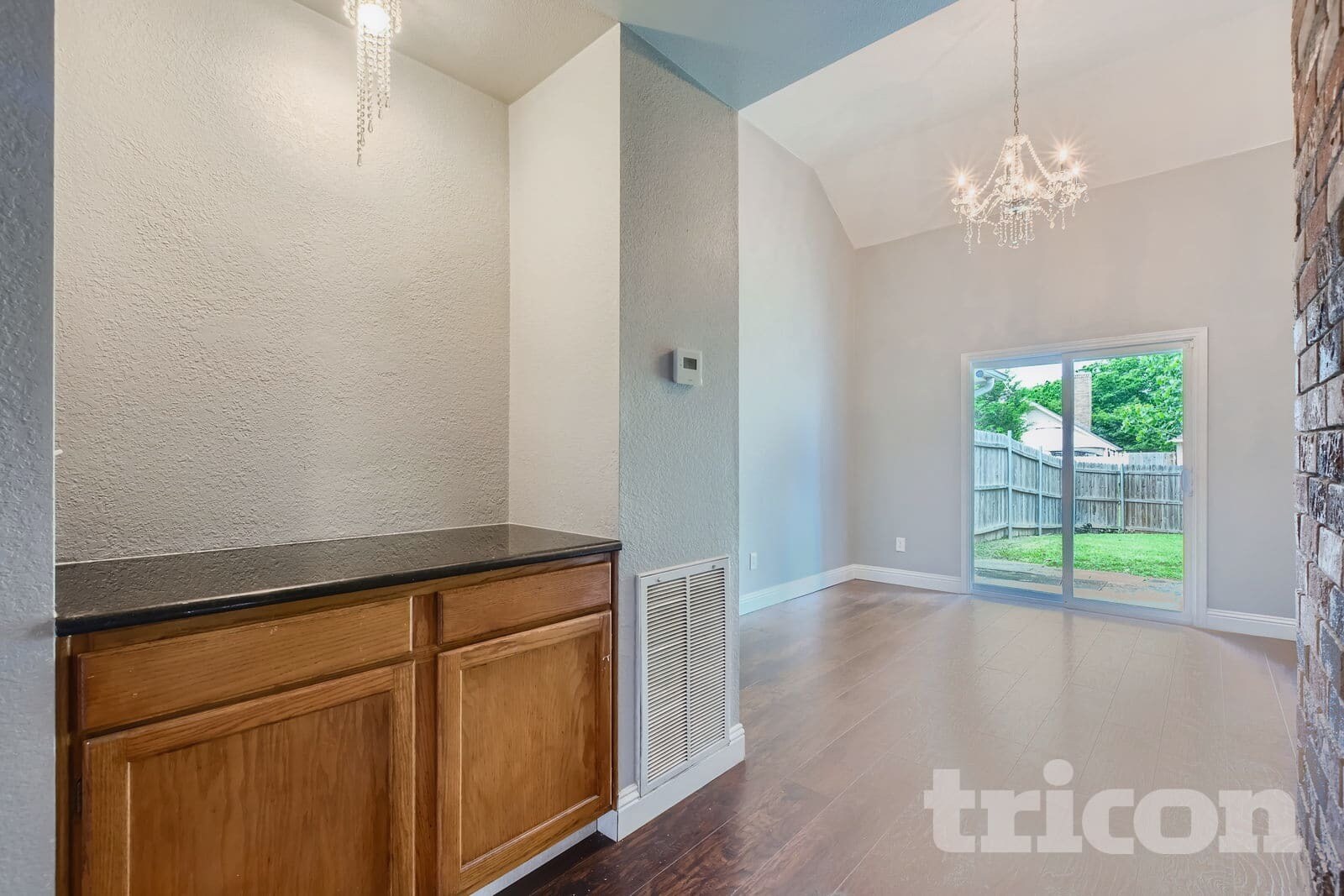 Building Photo - 725 Rawlins Dr