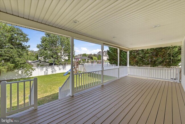 Building Photo - 104 Bramble Ct