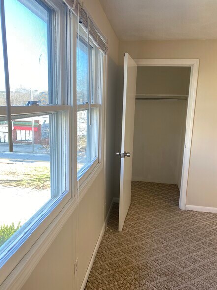 Building Photo - 325 Washington St