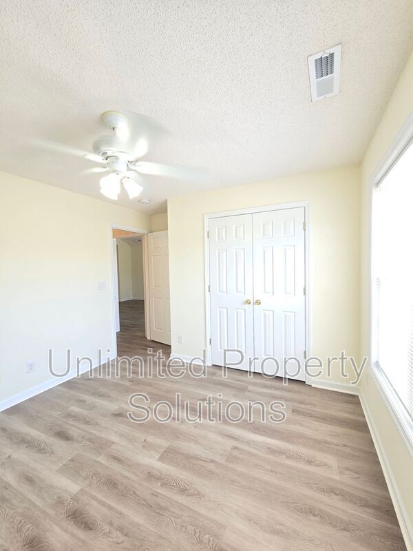 Building Photo - 5010 Hunters Trail