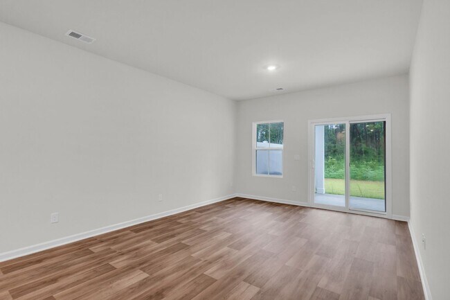 Building Photo - $500 off 1st month's rent!  APPLICATION FEES WAIVED UPON APPROVAL!!!