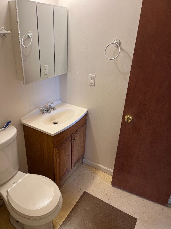 Building Photo - 1619 Lenz Ave