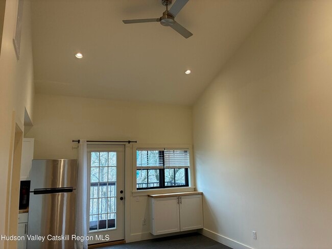 Building Photo - 217 State St