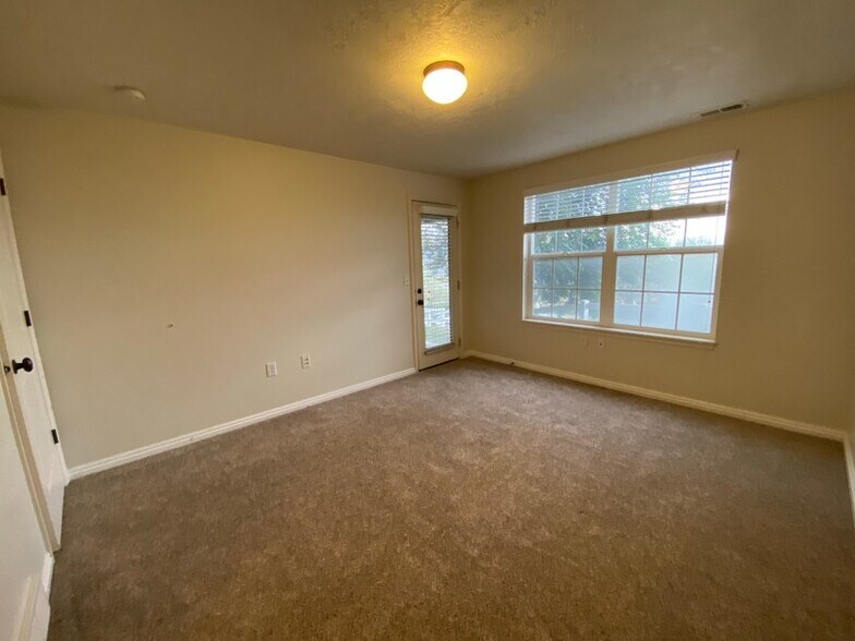 Building Photo - 14768 S Granite Rdg Ln