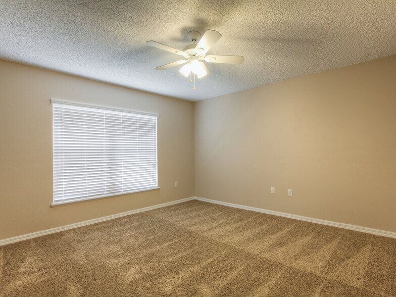 Building Photo - 239 Pleasant Gardens Dr