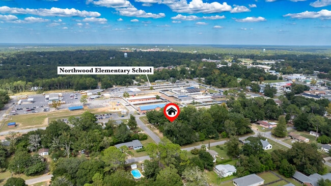 Building Photo - 324 Dixie St