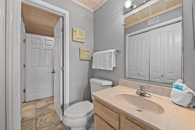 Building Photo - 3290 Scenic Hwy 98