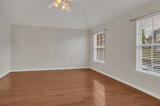 Building Photo - Beautifully Updated Home with Modern Finishes