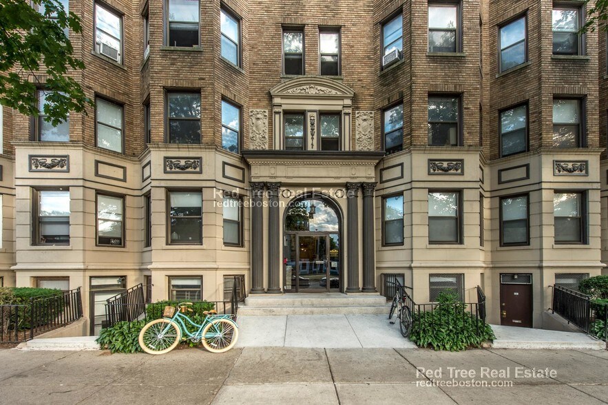 Primary Photo - 1144 Commonwealth Ave