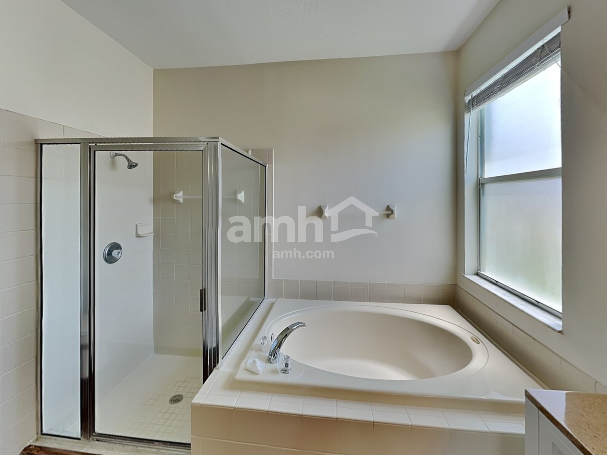 Building Photo - 11502 Village Brook Dr