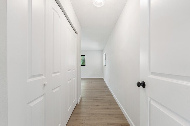 Building Photo - 4003 S Indian River Dr