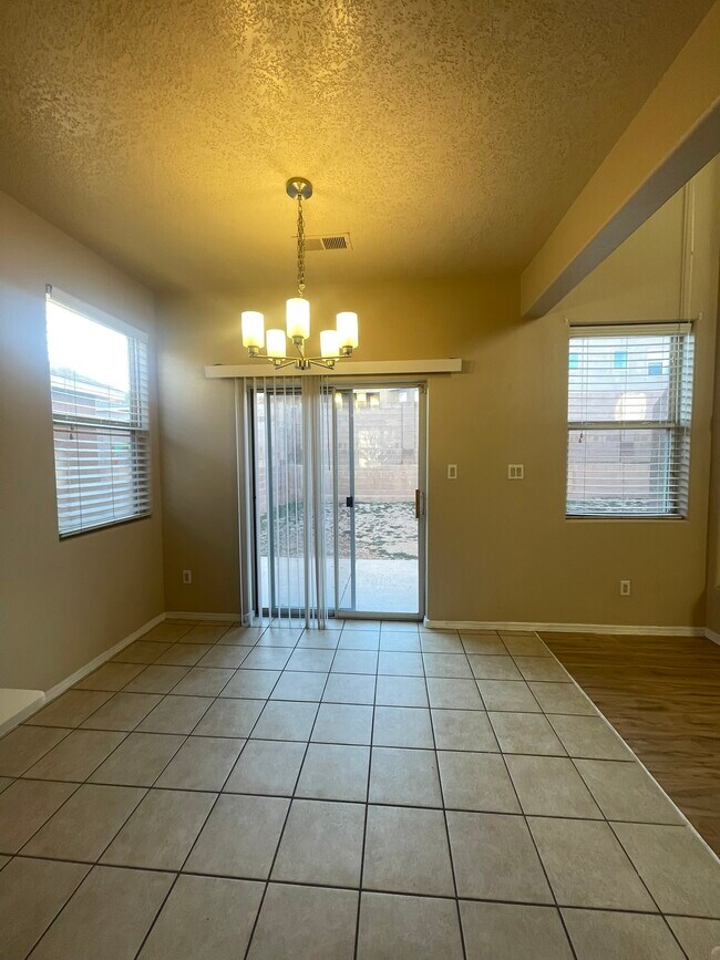 Building Photo - 919 Molten Pl NW