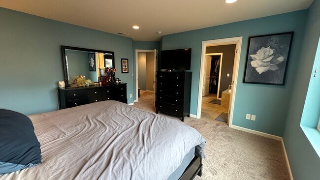 Building Photo - Gorgeous Corner lot 4 bed home! Happy Vall...
