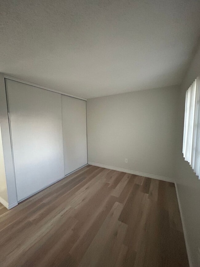 Building Photo - Charming Renovated 3 Bedroom/2 Bath Single...