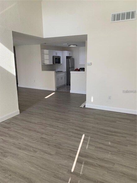Building Photo - 17202 Sandalwood Dr