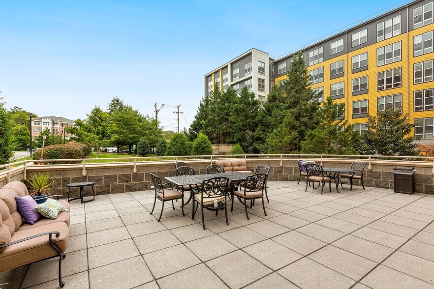 Patio - 2726 Gallows Rd