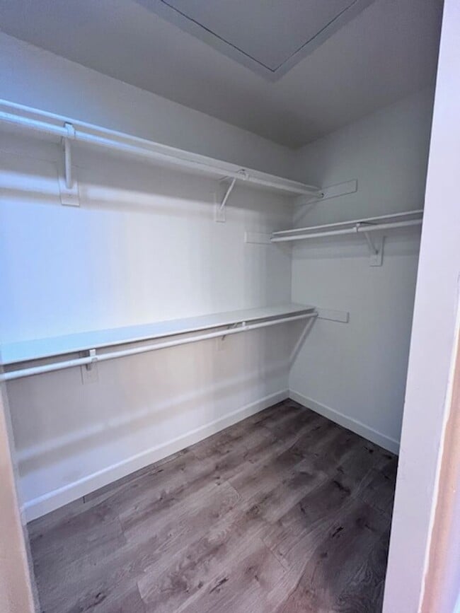 Building Photo - Redlands Home in Gated Community