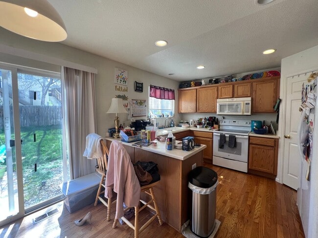 Building Photo - Wonderful Home w/ Breathtaking Mountain View! AVAILABLE 7/5