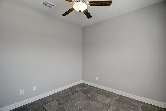 Building Photo - 7530 Sable Creek Dr