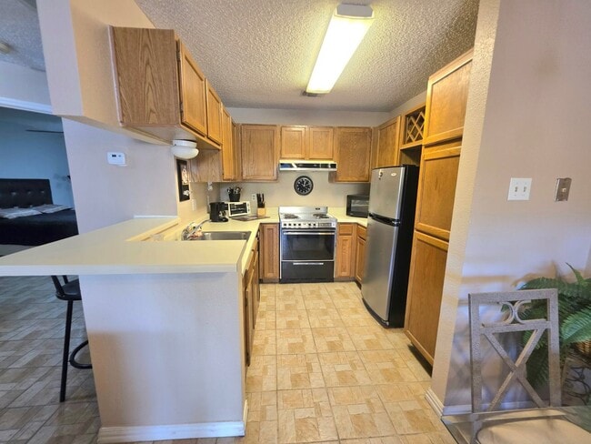 Building Photo - Condo for lease in Medical Area!