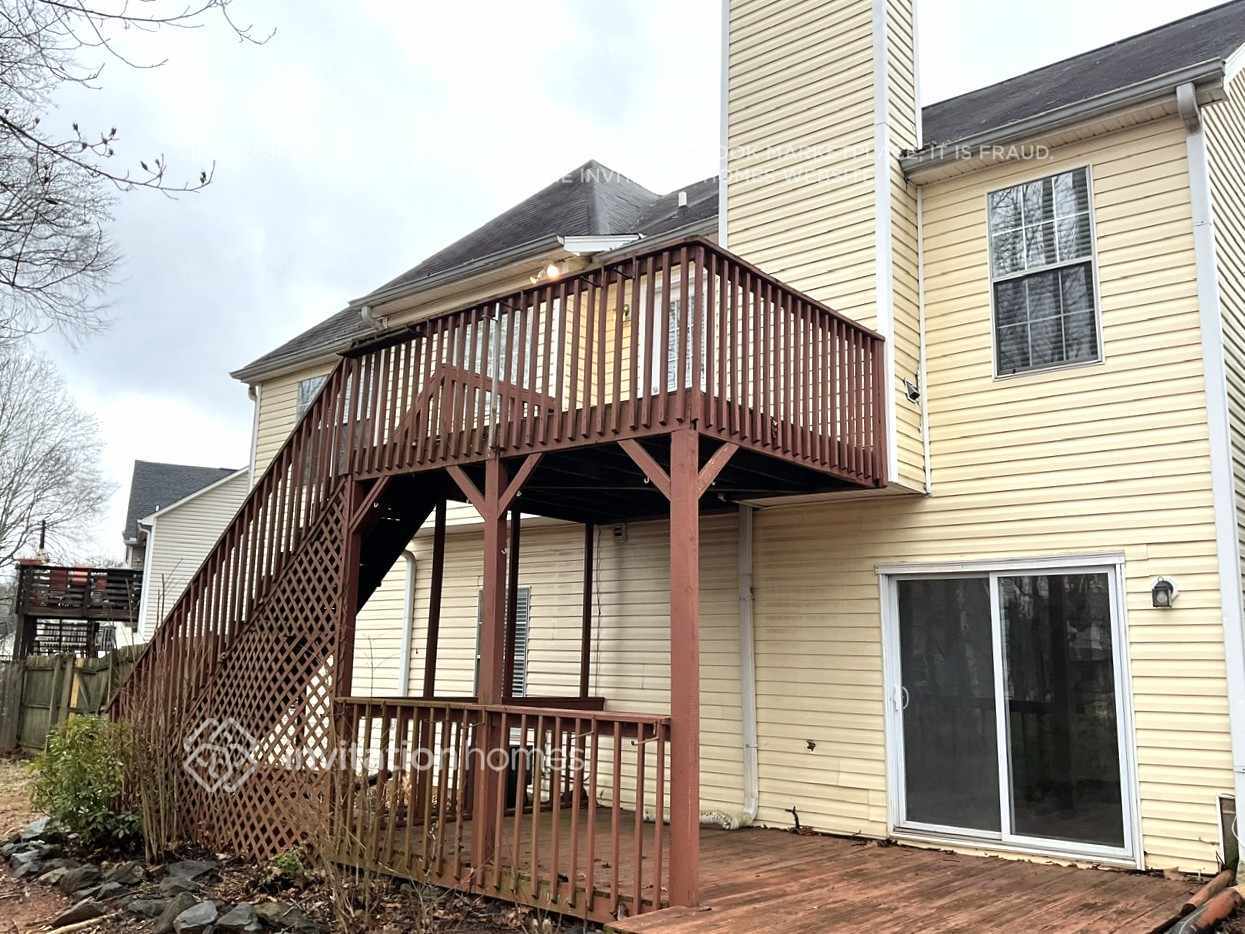 Building Photo - 7339 Essex Dr