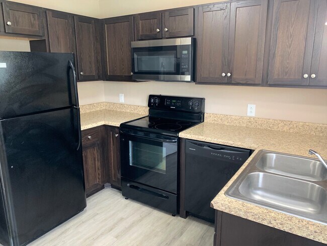 Kitchen - 137 Colemont Dr