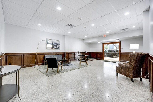 Building Photo - 1800 Lavaca St