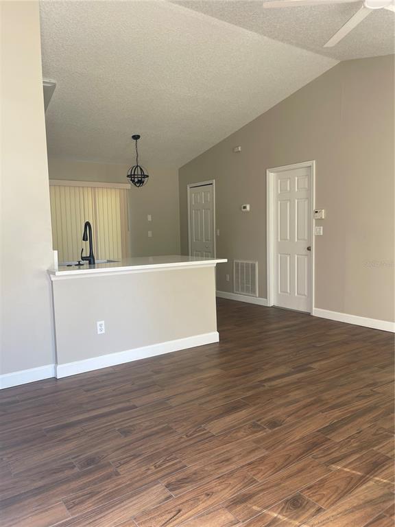 Building Photo - 18 Starling Dr