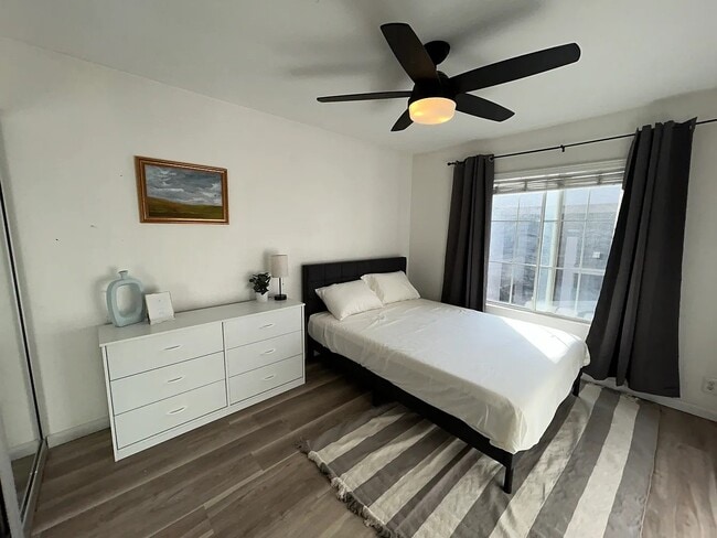 Building Photo - 3078 Broadway