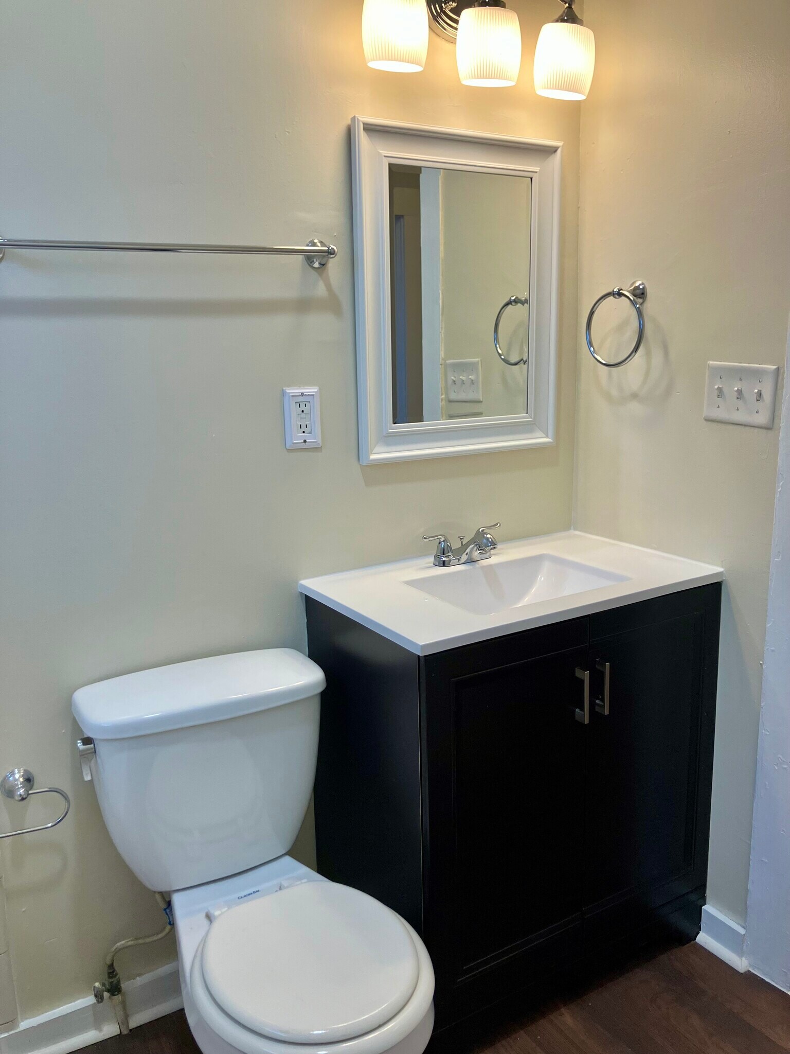 Building Photo - 2712 Dellwood Ave