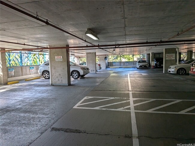 Building Photo - 909 Kapiolani Blvd