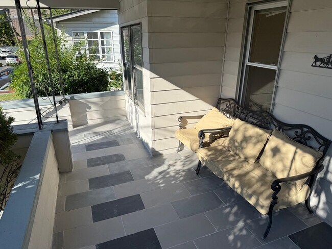 Building Photo - 263-265-265 E 31st St