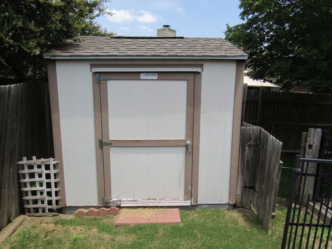 Building Photo - 10532 Braewood Dr