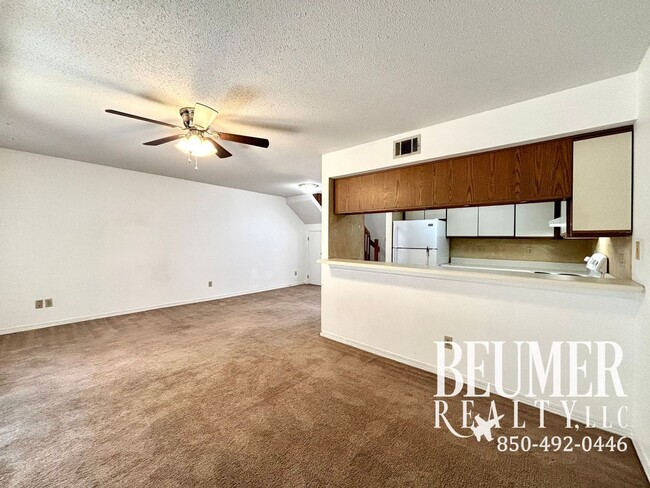 Building Photo - 2 Bedroom 2.5 Bath Townhome Near Perdido Key