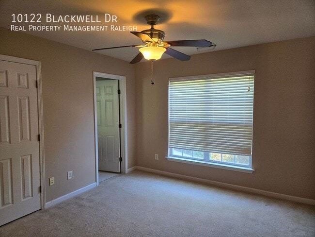 Building Photo - 10122 Blackwell Dr