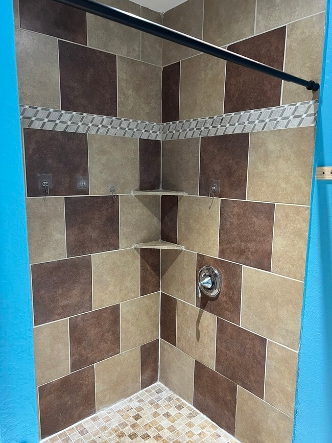 Building Photo - 9314 Valley Stream