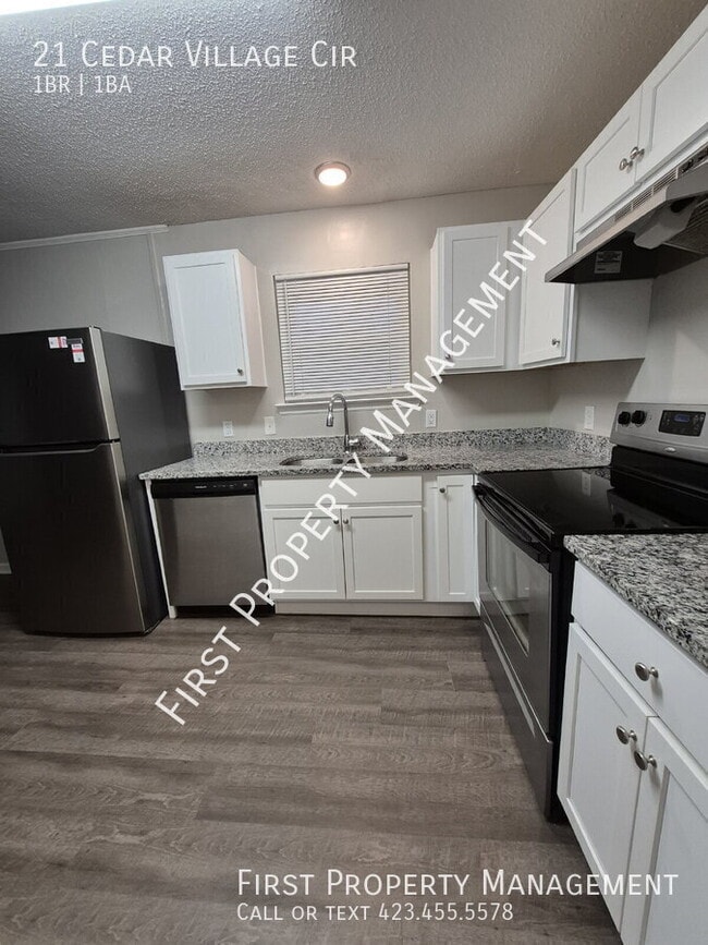 Primary Photo - 21 Cedar Village Cir