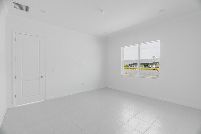Building Photo - 13885 SE Riversway St