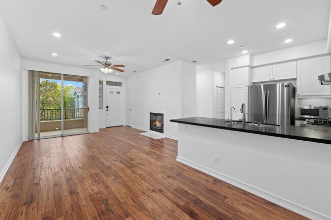 Building Photo - 10722 Sabre Hill Dr